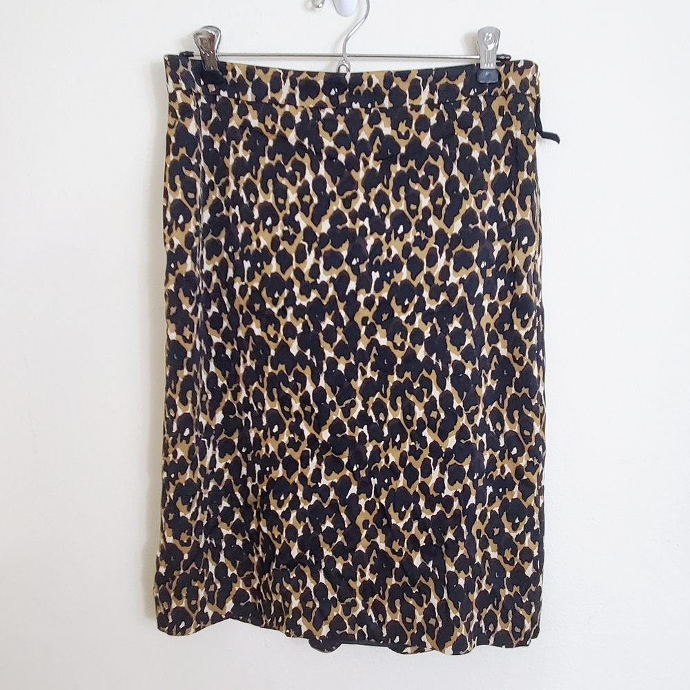 Ann‎ Taylor Silk Blend with Flutter Accen